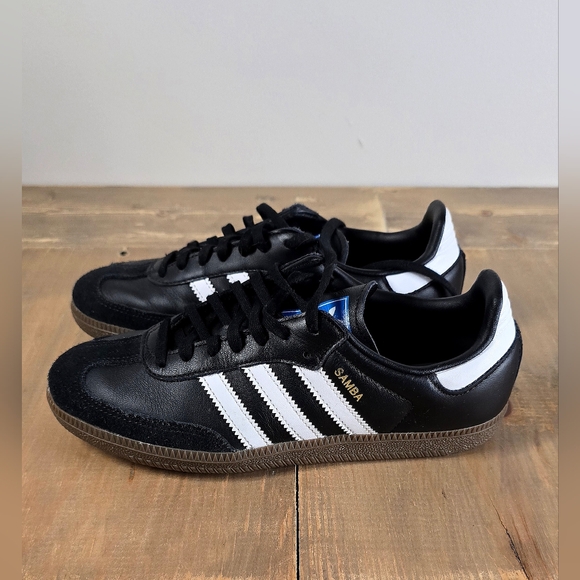 adidas Shoes - Adidas Samba Sneaker